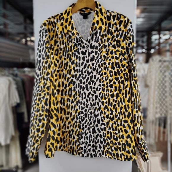 St. John Collection Satin Back Leopard Print Shirt | Size L | Designer Blouse - Picture 10 of 10